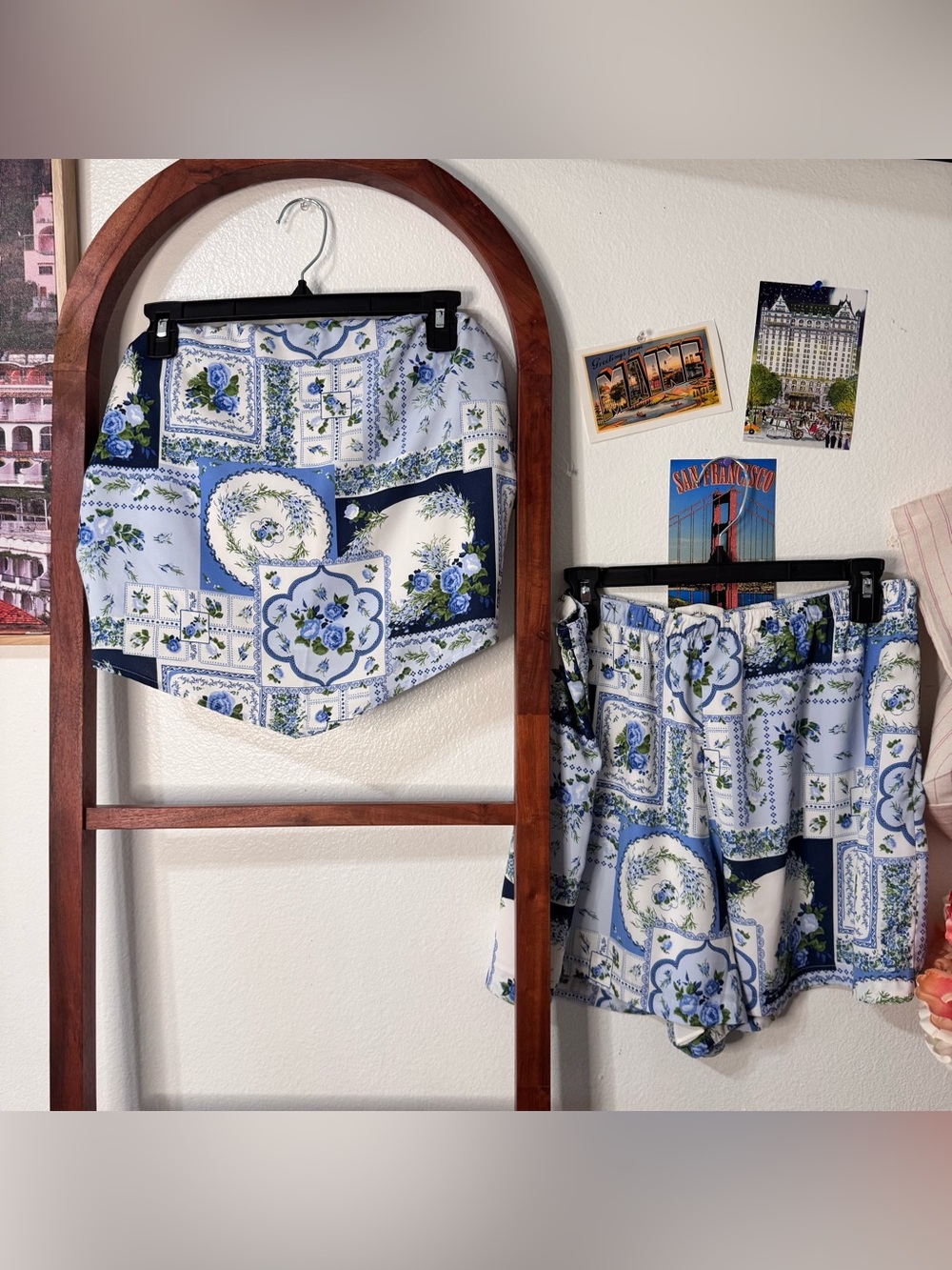 Abercrombie Blue Tile Floral Set Bandana Crop Top and Shorts